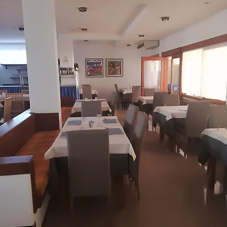 安布拉酒店 3* 利尼亚诺萨比亚多罗