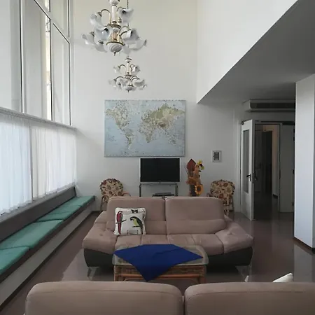 Ξενοδοχείο Ambra 3*